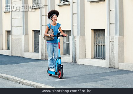 
                Städtisches Leben, E-scooter                   