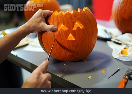 
                Handicrafts, Pumpkin, Jack O Lantern                   