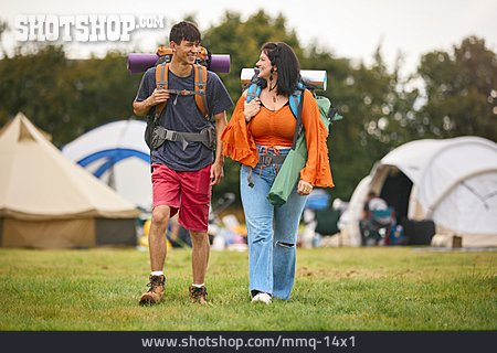 
                Paar, Camping, Festivalbesucher                   