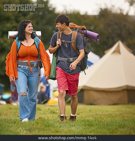 
                Paar, Camping, Festivalbesucher                   