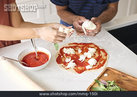 
                Zubereitung, Mozzarella, Pizza                   