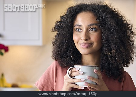 
                Junge Frau, Zuhause, Kaffeetasse                   