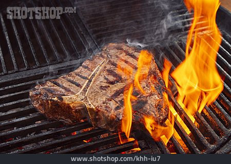 
                Rindersteak, Porterhouse-steak, T-bone Steak                   