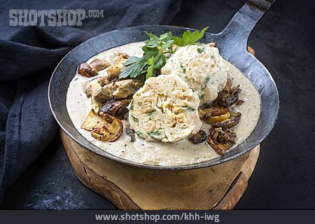 
                Abendessen, Semmelknödel, Pilzrahmsauce                   