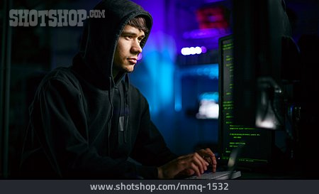 
                Computerkriminalität, Programmieren, Hacking                   