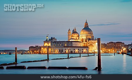
                Venice, Santa Maria Della Salute                   