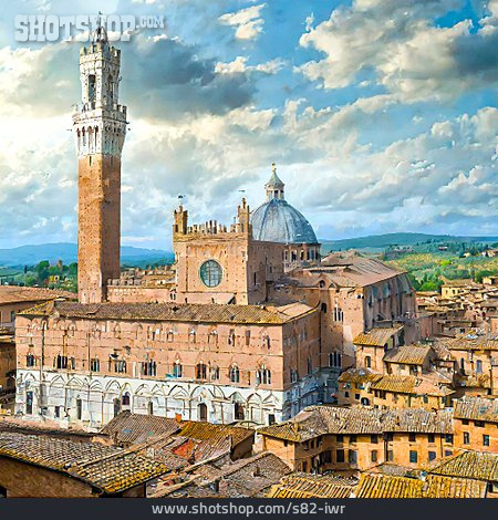 
                Altstadt, Siena                   