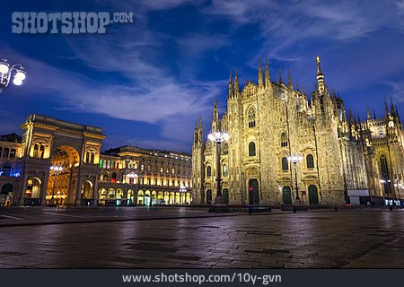 
                Mailand, Mailänder Dom, Domplatz                   