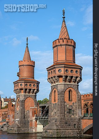 
                Oberbaumbrücke, Türme                   