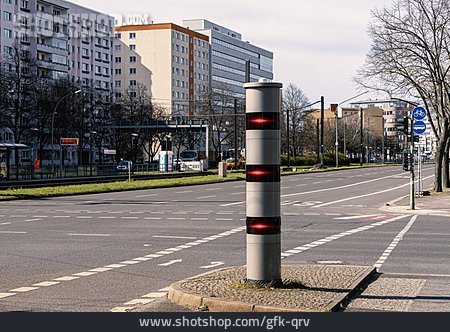 
                Straßenverkehr, Blitzer, Ampelblitzer                   