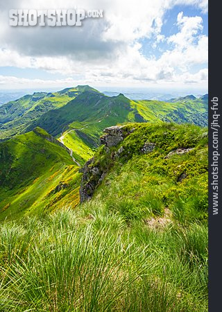 
                Vulkanlandschaft, Auvergne, Puy Mary                   