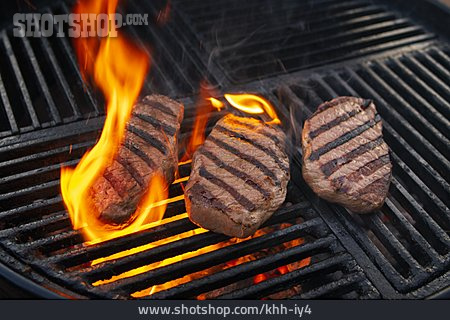 
                Grillen, Rindersteak, Barbecue                   