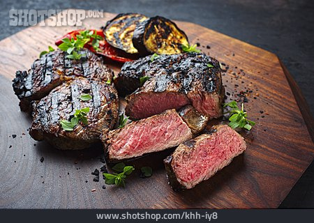 
                Grillfleisch, Barbecue, Rib-eye-steak                   