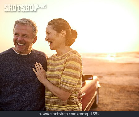 
                Glücklich, Liebespaar, Strandurlaub                   