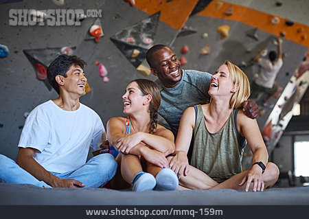 
                Freunde, Bouldern, Kletterhalle                   