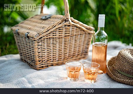 
                Wein, Picknick, Rosewein                   