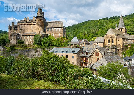 
                Estaing, Château D’estaing, Saint-fleuret Kirche                   