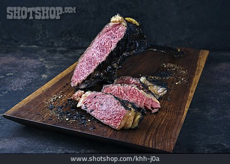 
                Rindersteak, Rib-eye-steak, Medium Rare                   