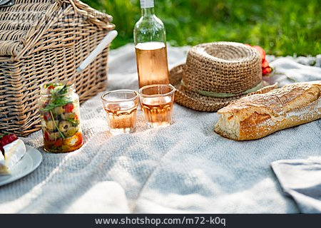 
                Sommer, Picknick, Roséwein                   