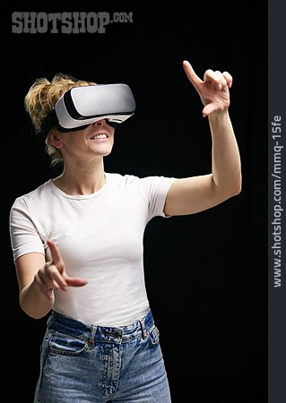 
                Virtuelle Realität, Simulation, Videobrille                   