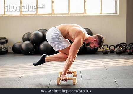 
                Krafttraining, Eigengewichtsübung, Tuck Planche                   