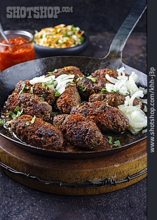 
                Fleischgericht, Cevapcici, Fleischröllchen                   