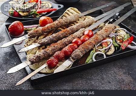 
                Fleischspieß, Lammfleisch, Arabische Küche                   