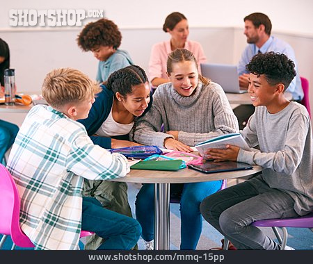 
                Schüler, Gruppenarbeit, Schülerinnen                   