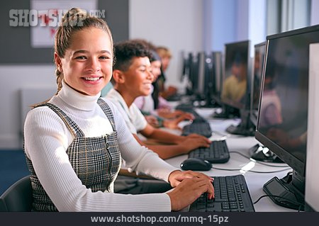 
                Computer, Schülerin, Unterricht                   