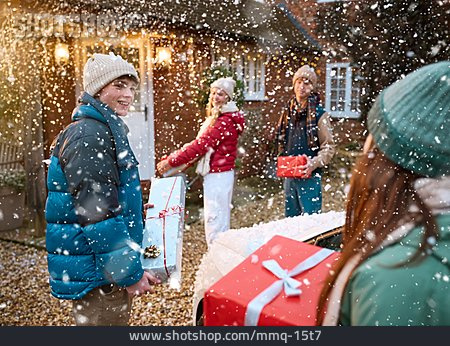 
                Weihnachten, Weihnachtsgeschenk, Schneeflocken                   