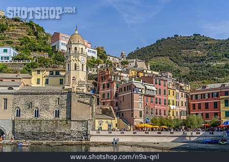 
                Cinque Terre, La Spezia, Vernazza                   